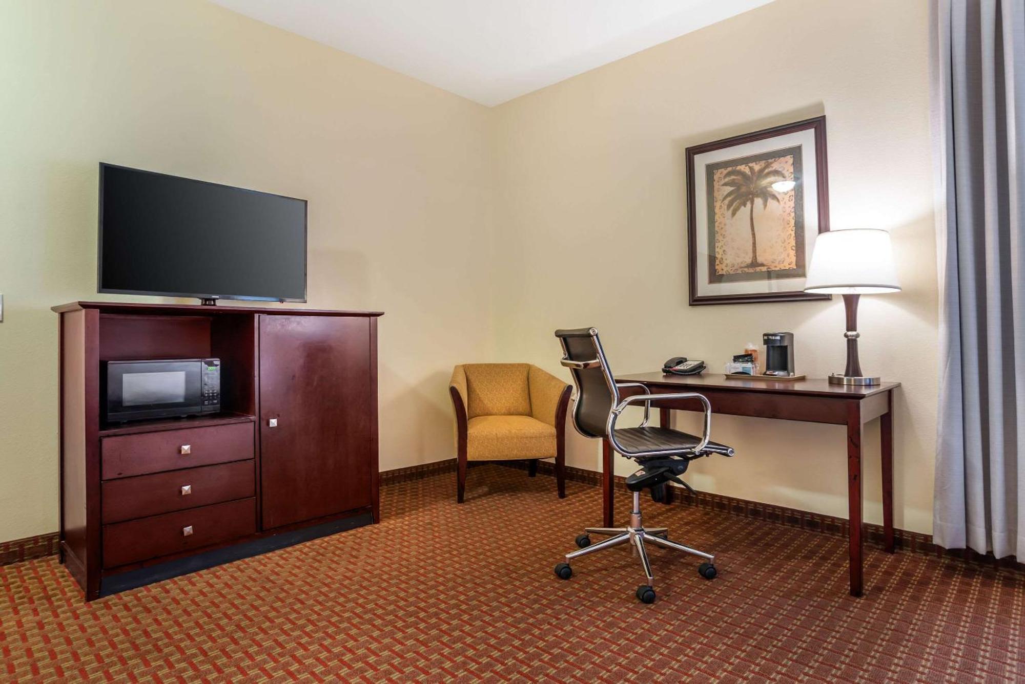 Comfort Inn&Suites Crestview Extérieur photo